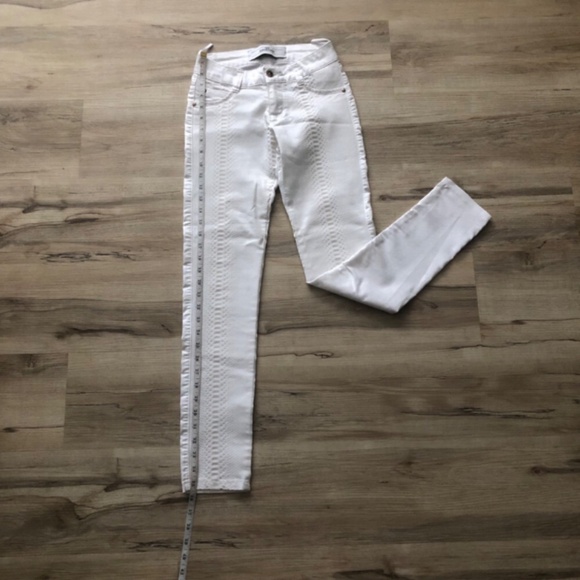 Snakeskin Front White Stretchy Skinny Jeans with Gold Details - Picture 7 of 10